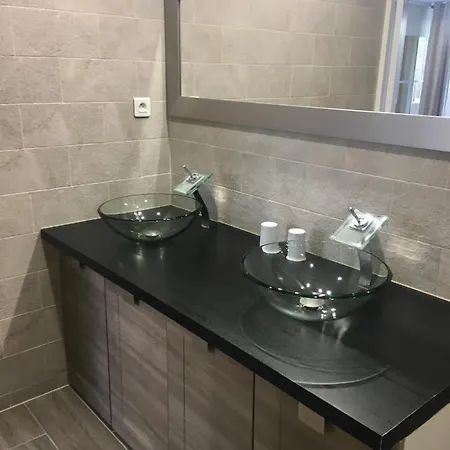 Loft Ravissant Avec Piscine Cagnes-sur-Mer